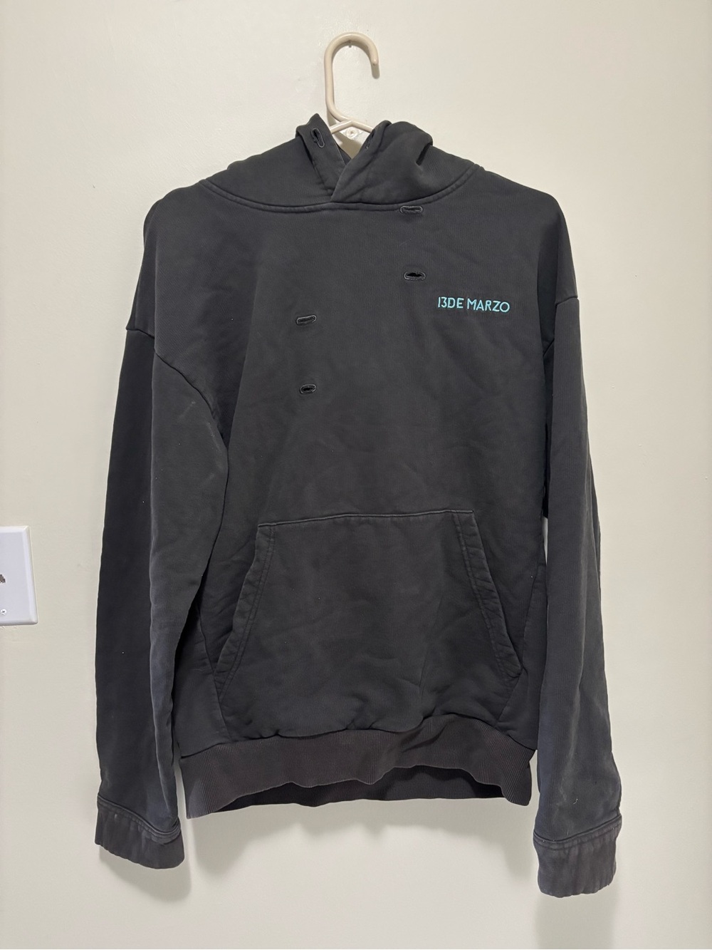 13DE MARZO Paris Dark Grey Distressed Logo Hoodie Sz M (missing bear)